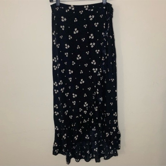 American Eagle | Floral High-Low Skirt - Picture 7 of 8